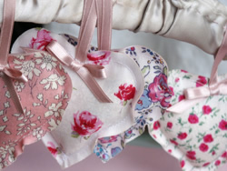 Floral hanger saches