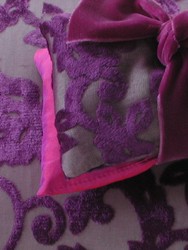 Purple lock 'boudoir' pillow + Purple flock tied sachetsimage (14k)